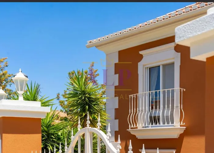 4 Bed 4 Bathroom Quinta Da Boavista Villa *