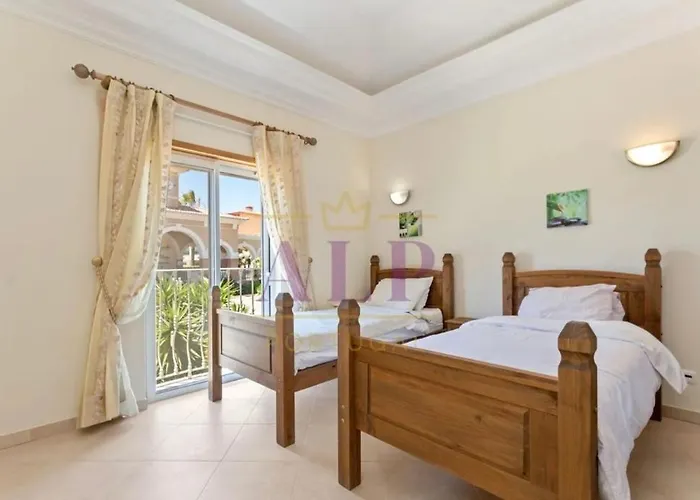4 Bed 4 Bathroom Quinta Da Boavista Lagos
