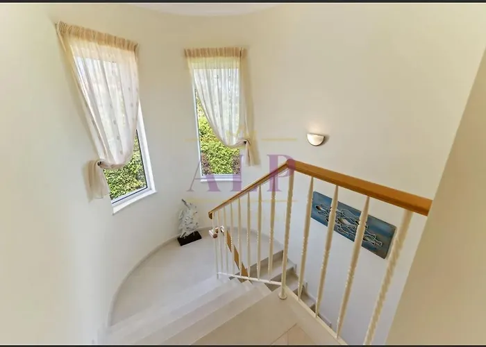 4 Bed 4 Bathroom Quinta Da Boavista * Lagos
