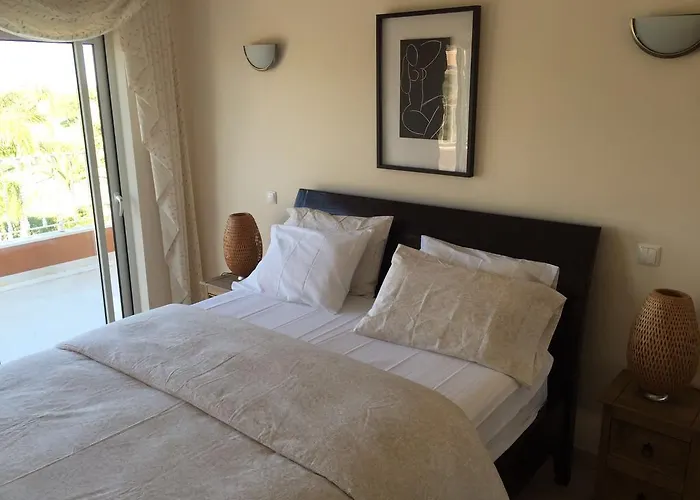 4 Bed 4 Bathroom Quinta Da Boavista Villa *