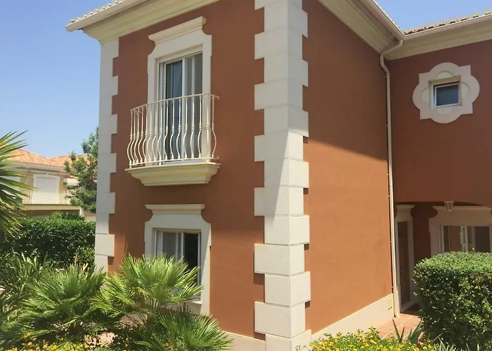 4 Bed 4 Bathroom Quinta Da Boavista Villa Lagos