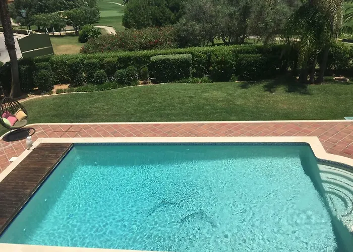 4 Bed 4 Bathroom Quinta Da Boavista 别墅 拉哥斯