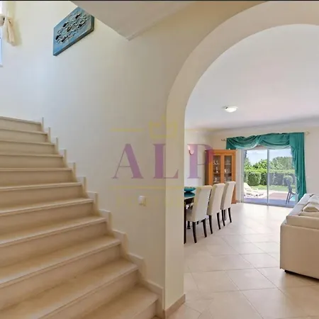 4 Bed 4 Bathroom Quinta Da Boavista Vila