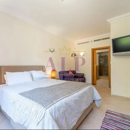 4 Bed 4 Bathroom Quinta Da Boavista Vila *