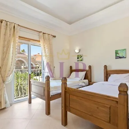 4 Bed 4 Bathroom Quinta Da Boavista Lagos